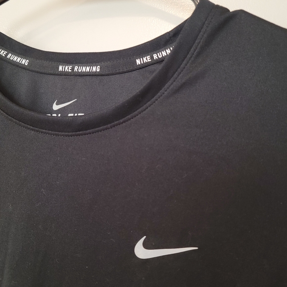 Nike Running Tee - Picture 2 of 5